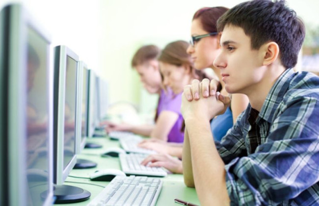 Рада звільнила учнів 11-х класів від ДПА і встановила вступне випробування у виші у форматі НМТ