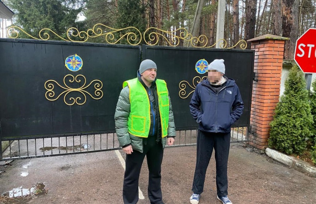 Міграційна служба на виконання ухвали Першотравневого районного суду міста Чернівці примусово видворила громадянина Молдови: чому