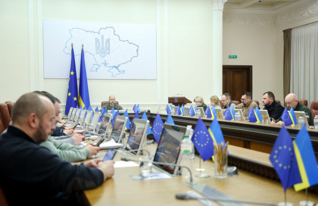 Кабмин предлагает запретить взимать и налагать арест на счета определенных физлиц