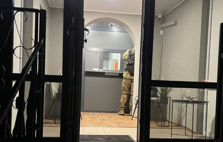 На Київщині молодик погрожував підірвати обмінник