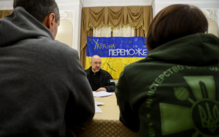 Довідки мають «ходити» за військовими, а не навпаки – Шмигаль
