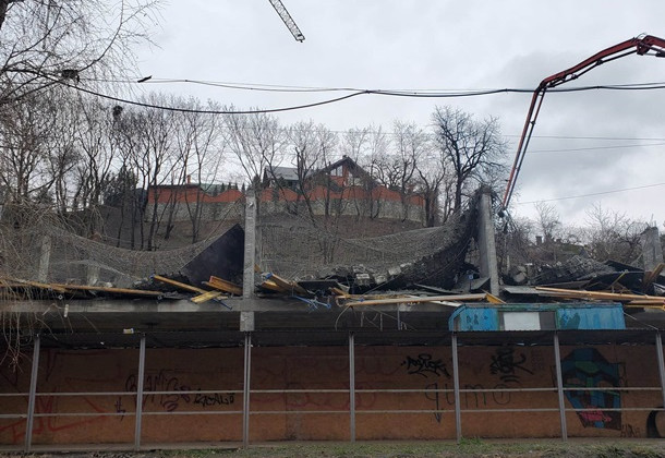 У Львові на будівництві обрушилося перекриття поверху: є постраждалі, фото
