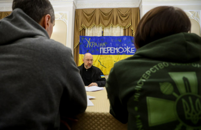 Довідки мають «ходити» за військовими, а не навпаки – Шмигаль