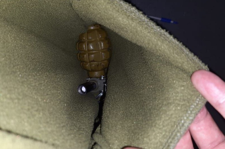 В Киеве у пассажира метро нашли гранату, фото