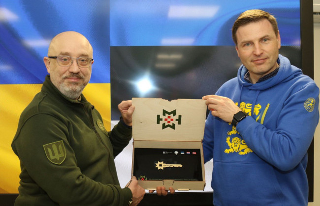 До Києва приїхав міністр оборони Естонії та оголосив про новий пакет військової допомоги