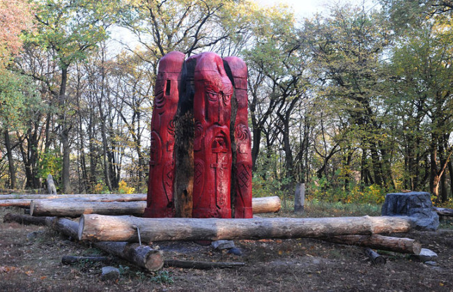 КГГА может отменить решение о строительстве военного кладбища на Лысой горе