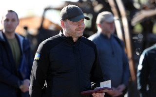 У Києві на станції метро «Золоті ворота» відкрили виставку пам'яті Дениса Монастирського та його команди