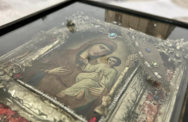 Из Украины в США пытались вывезти старинную икону под видом фурнитуры: фото