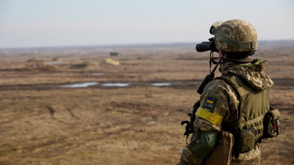 В Кабміні відповіли, скільки державних службовців захищають Україну зі зброєю в руках