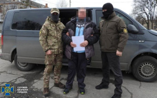 Наказав переобладнати лікарні під військові госпіталі окупантів: на Харківщині затримали місцевого депутата