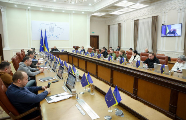 Кабмин официально отсрочил имплементацию закона об олигархах