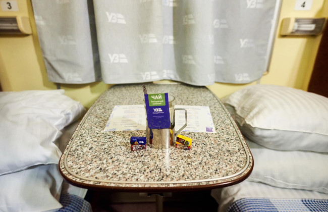 Укрзалізниця оголосила тендери на закупівлю подушок, матраців та постільної білизни за новими стандартами