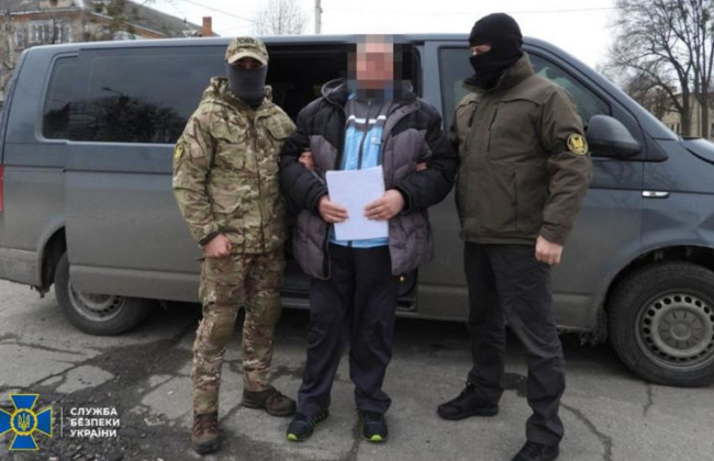 Приказал переоборудовать больницы под военные госпитали оккупантов: в Харьковской области задержали местного депутата