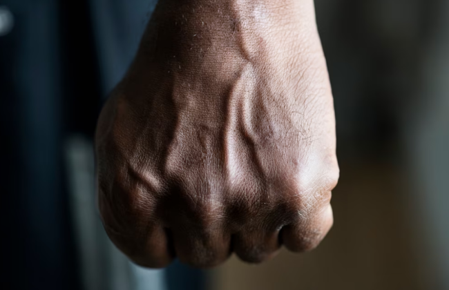 В Киеве на Печерске полицейские предупредили массовую драку среди молодежи и подростков