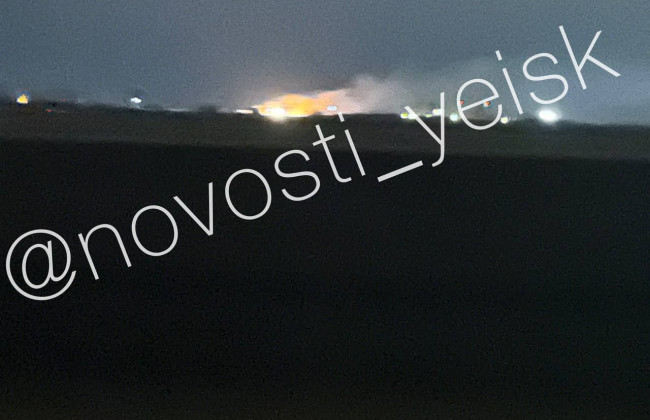 В российском Ейске в районе аэродрома раздались взрывы, видео