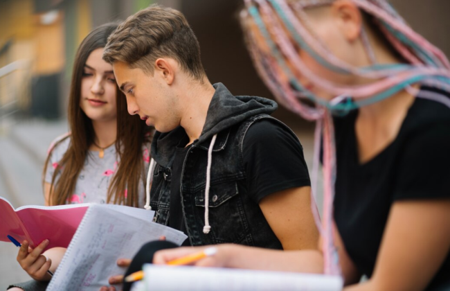 Вступники, які зареєстровані та перебувають на ТОТ, зможуть проходити усі етапи вступної кампанії дистанційно, – Шкарлет