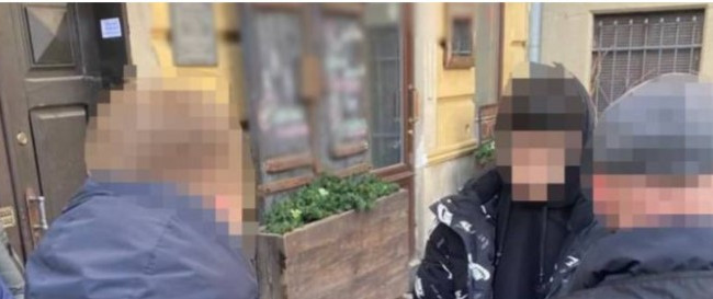 Допомагали військовозобов’язаним тікати за кордон під виглядом волонтерів: викрито двох громадян