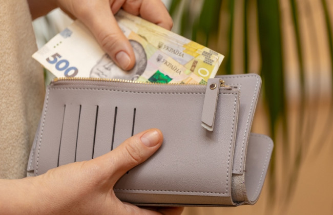 Социальные выплаты: кому их продолжат автоматически, а кому нужно обратиться в соцслужбы