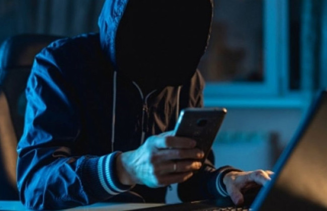 На Рівненщині жінка хотіла вберегти кошти, а натомість віддала шахраям майже 70 тисяч гривень