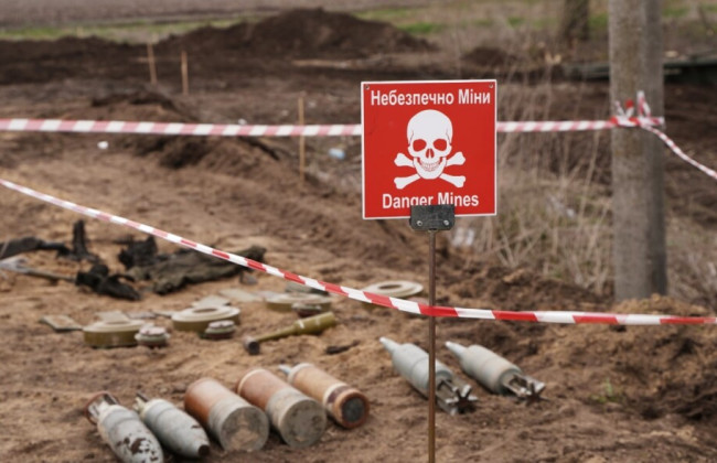 На Харківщині у лісі на міні підірвався автомобіль: загинуло чотири людини