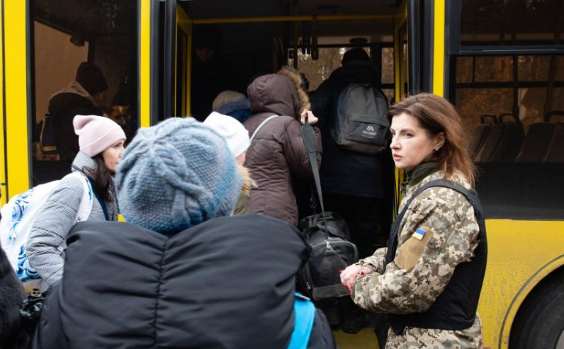 Мінреінтеграції ініціювало примусову евакуацію дітей із зони бойових дій