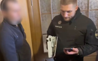 Оформлял кредиты: задержали мужчину, который завладел средствами военнослужащих