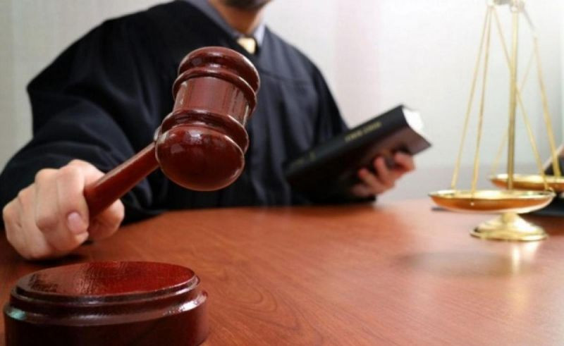 Заклеил рот скотчем и ограбил: в Киеве мужчину за нападение на пенсионера приговорили к 7 годам заключения