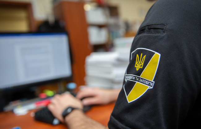 Пропонував представнику ДП «Центр ДЗК» «вирішити питання» поза залою суду – викрито керівника приватної компанії, який є чинним адвокатом