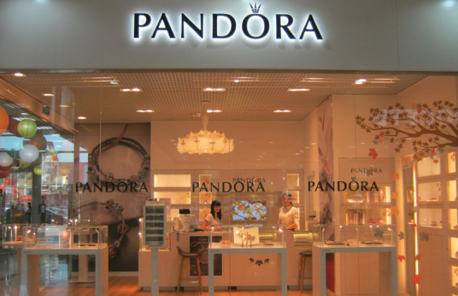 Pandora планирует использовать переработанное серебро и золото в своих украшениях