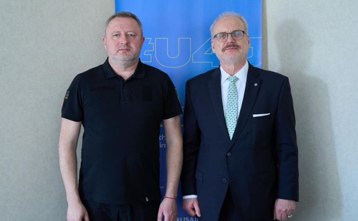 Костин обсудил с президентом Латвии возможные пути создания Специализированного трибунала