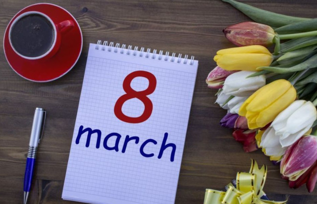 Поздравления с 8 марта: лучшие пожелания, стихи и открытки