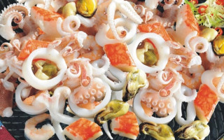 В Україну завезли небезпечні морепродукти з канцерогеном