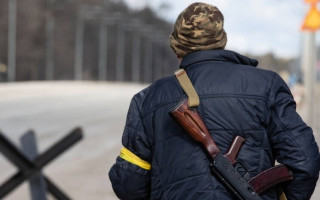 Жителів Дніпропетровщини закликають протягом 10 днів повернути зброю, видану на початку вторгнення, — ОВА