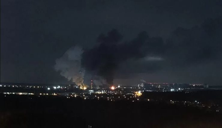 Під Москвою після потужного вибуху спалахнув коксогазовий завод, відео