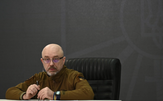 Скільки Міноборони «заощадило» через зміну у виплатах військовим: відповідь Резнікова