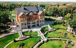 Айвазовський, «Апостол» Федорова, годинник Людовіка ХV: у МКІП вирішили, що робитимуть з культурними цінностями, вилученими у Януковича