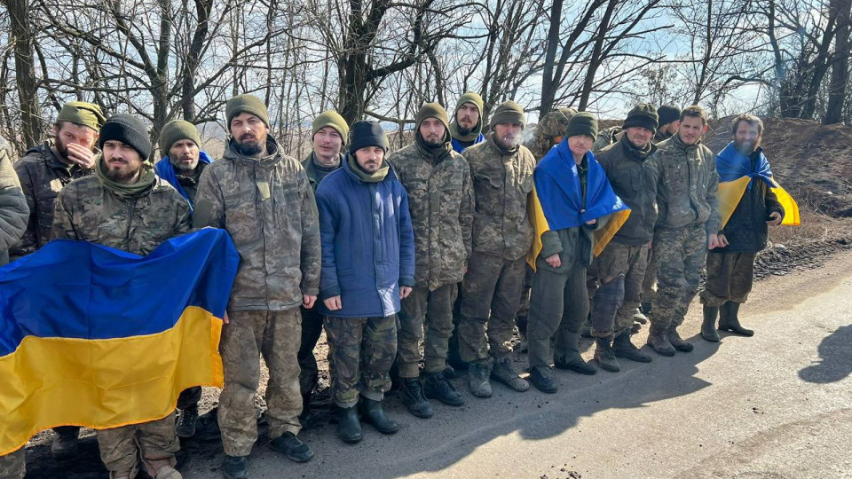 Украина вернула домой 130 военных, среди которых 87 защитников Мариуполя – Ермак