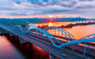 Будівництво з'їздів з Дарницького мосту планують завершити цьогоріч