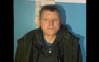 Вдарив ножем у живіт, а сам пішов до іншої кімнати: у столиці судитимуть киянина, який поранив свою дружину