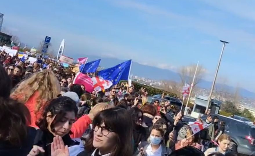 У Грузії відновилися акції протесту, відео