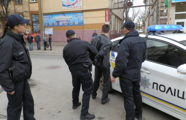 Отсутствие защитника при задержании лица в случае, предусмотренном ст. 208 УПК, не может считаться нарушением, — Верховный Суд