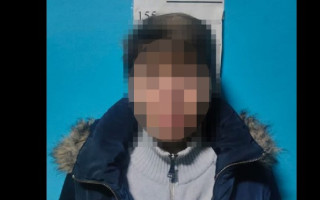 Посварилася з чоловіком, вдарила його ножем у ногу і покинула помирати: судитимуть киянку
