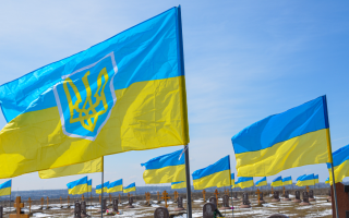 На Черкащині підлітки зняли прапор з могили загиблого воїна задля відео у ТікТоку: їхні батьки заплатять штраф