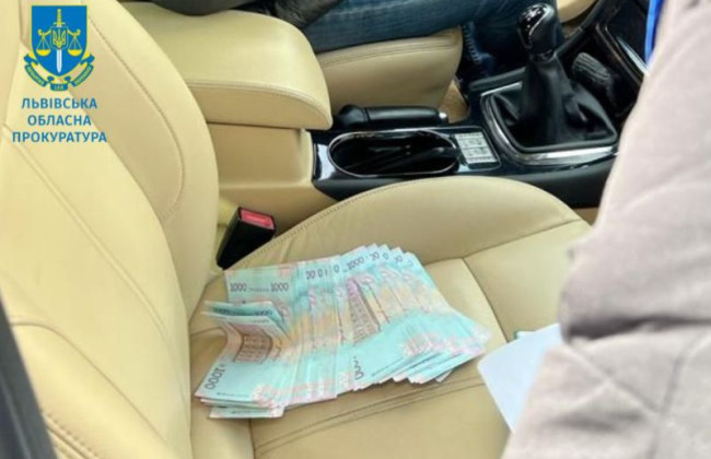 42 000 грн взятки за выдачу положительного заключения: во Львове задержан эксперт