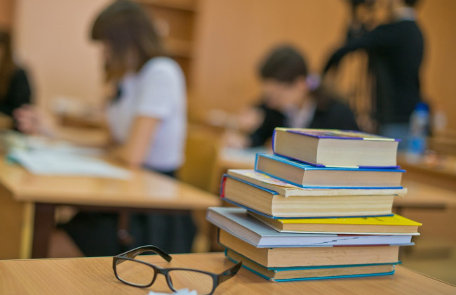 Депутаты хотят сделать обязательными для школьников экзамены по иностранному языку и истории Украины