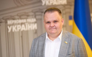 ВАКС оштрафував підозрюваного у недекларуванні квартири нардепа Максима Пашковського та знову зобов’язав його привести до суду