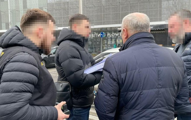 Розтрата бюджетних коштів на відновленні парків Дніпра: повідомлено про підозру керівникам КП та підрядникам