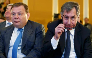 Альфа-банк підтвердив підготовку продажу часток Михайла Фрідмана та Петра Авена