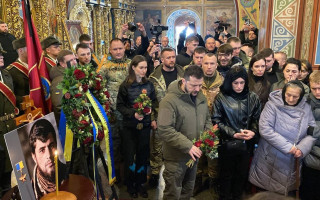 Зеленський та прем’єр-міністр Фінляндії Марін взяли участь у церемонії прощання із загиблим захисником «Да Вінчі»