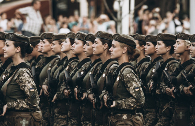 ВП ВС розглянула справу щодо можливості присвоєння військового звання під час перебування військовослужбовці у відпустці по догляду за дитиною